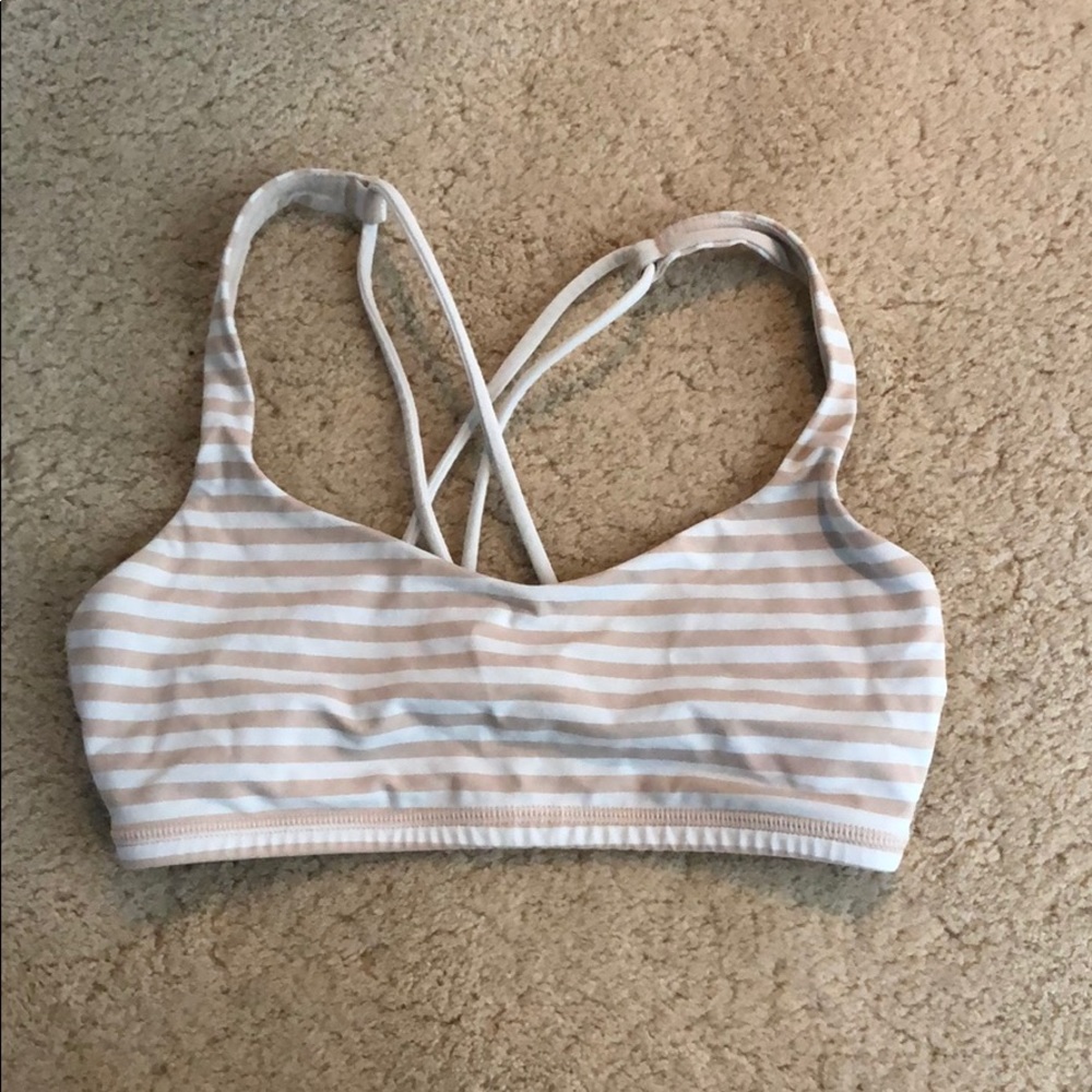 Lululemon free to be sports bra